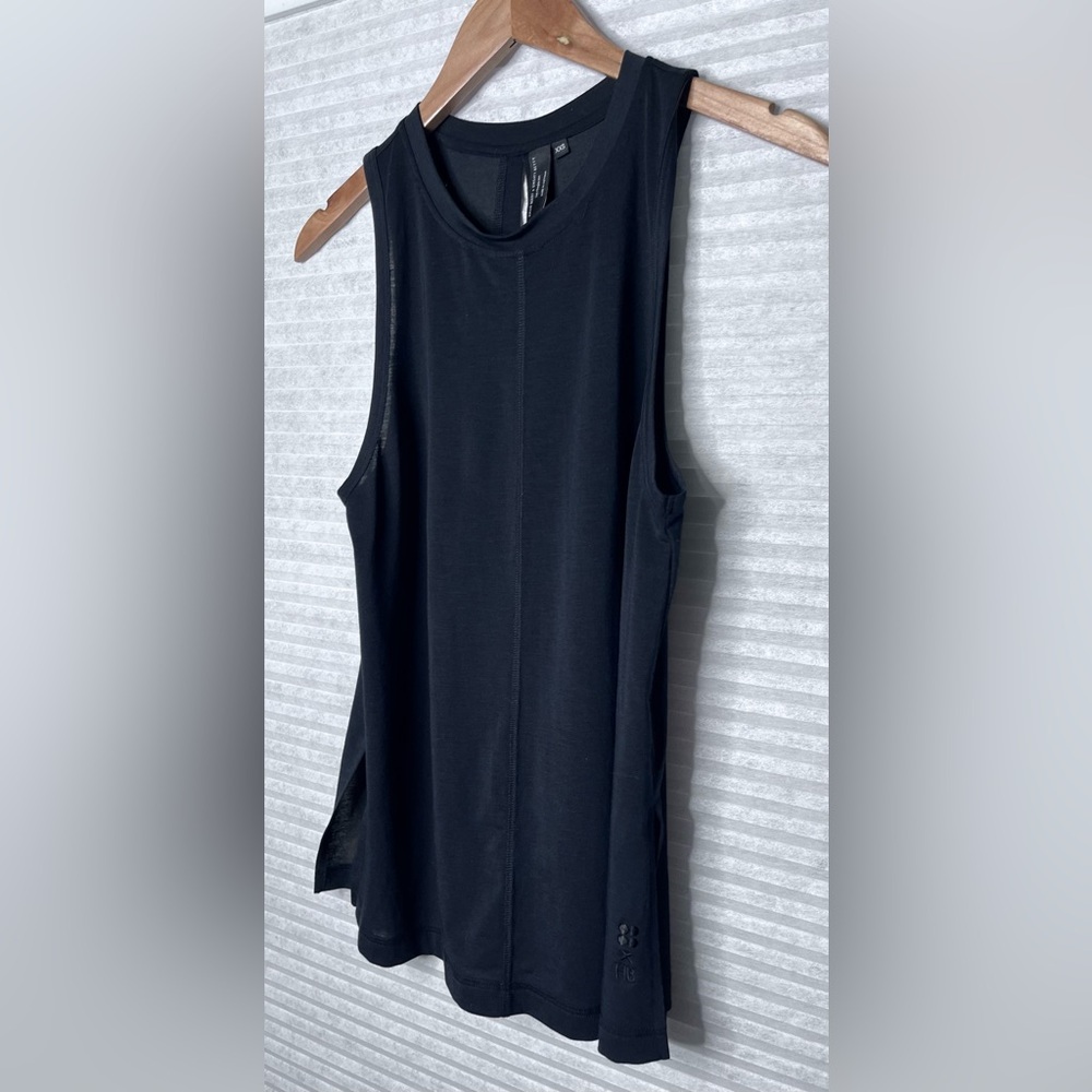 Sweaty Betty x Halle Berry workout sleeveless top Split Back Black size XXS - Picture 7 of 10